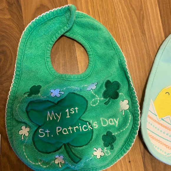 First holiday bib set - Picture 3 of 4